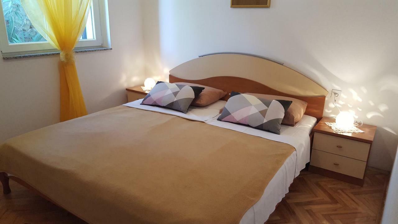 Apartment Kricin 1 *